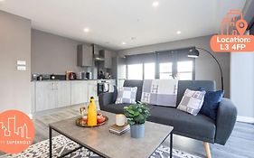 2 Bed Waterfront Flat Dock Views Liverpool